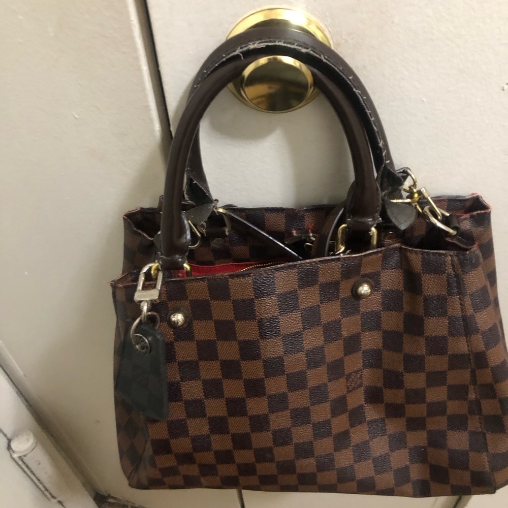 LV Black Leather Keychain - Picture 2 of 6
